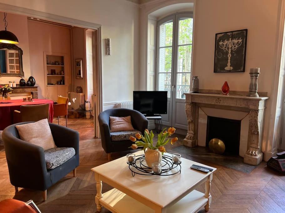 Coeur De Ville, Garage Prive Et Gratuit Avec Terrasse ! Cahors Dış mekan fotoğraf