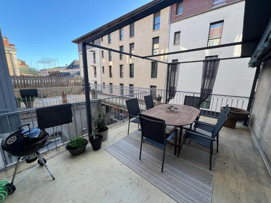 Coeur De Ville, Garage Prive Et Gratuit Avec Terrasse ! Cahors Dış mekan fotoğraf